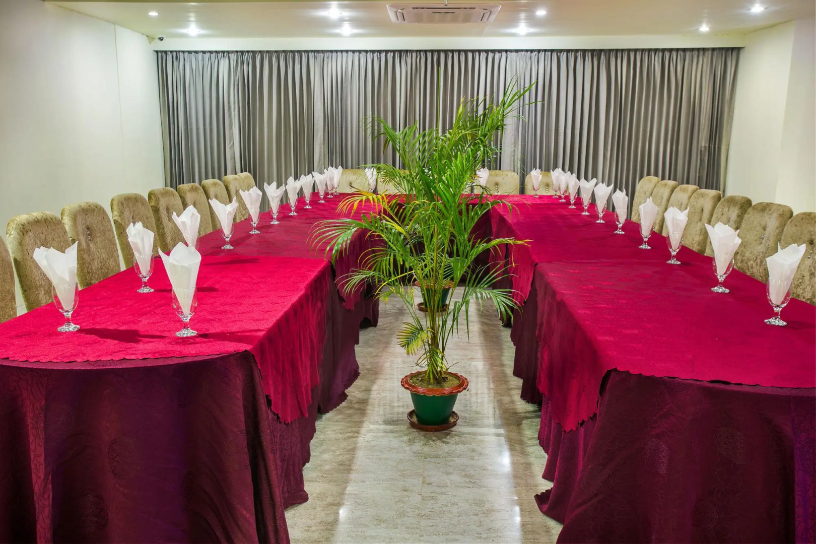 Отель Noorjahan Grand