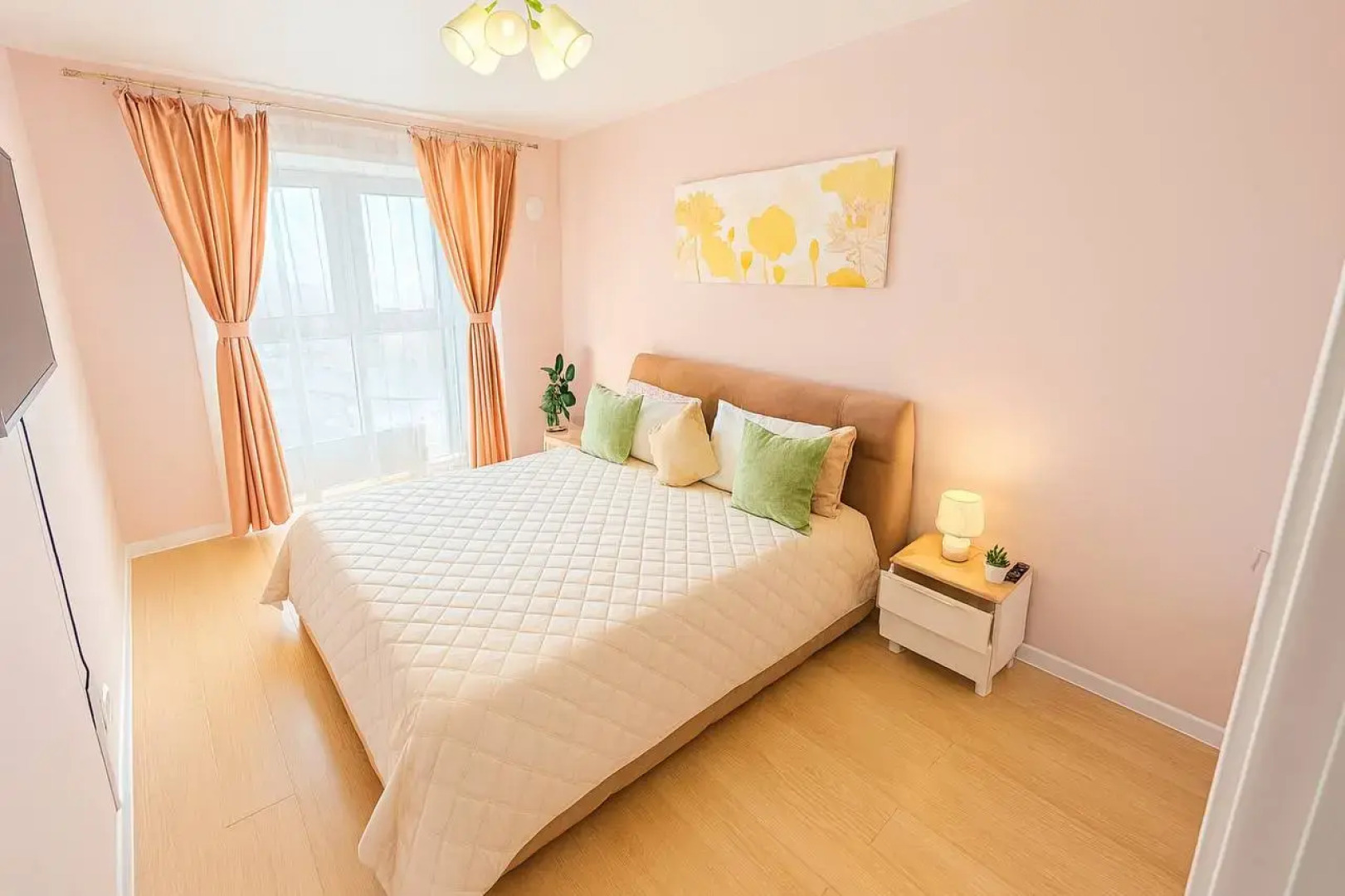 Квартира Nasutki38 Персиковый пломбир