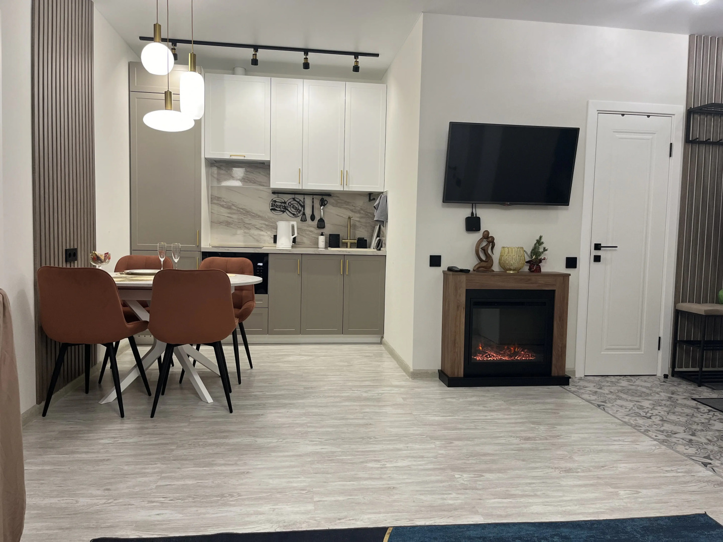 Квартира Парадайз LUX с камином в центре