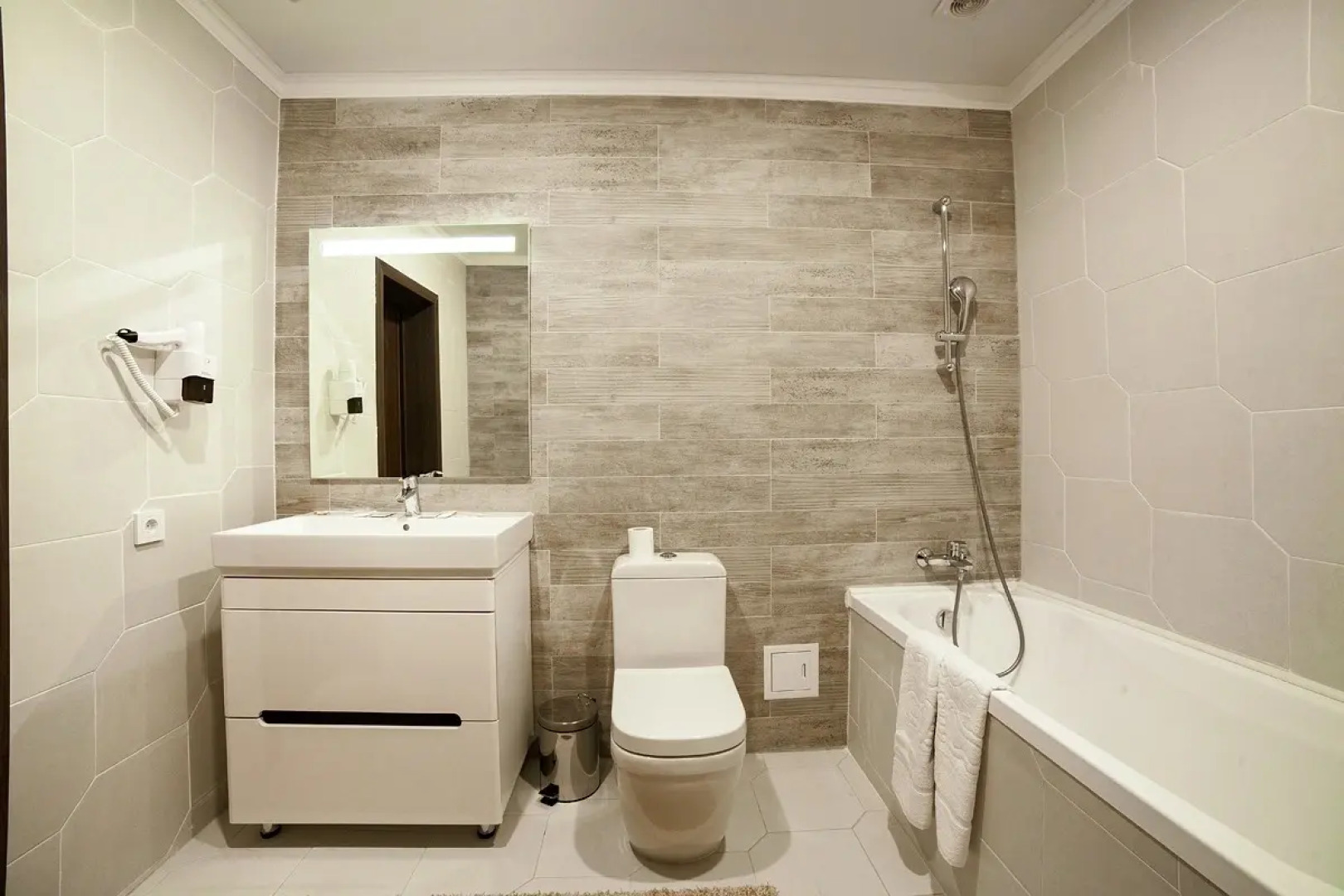 Отель Меридиан