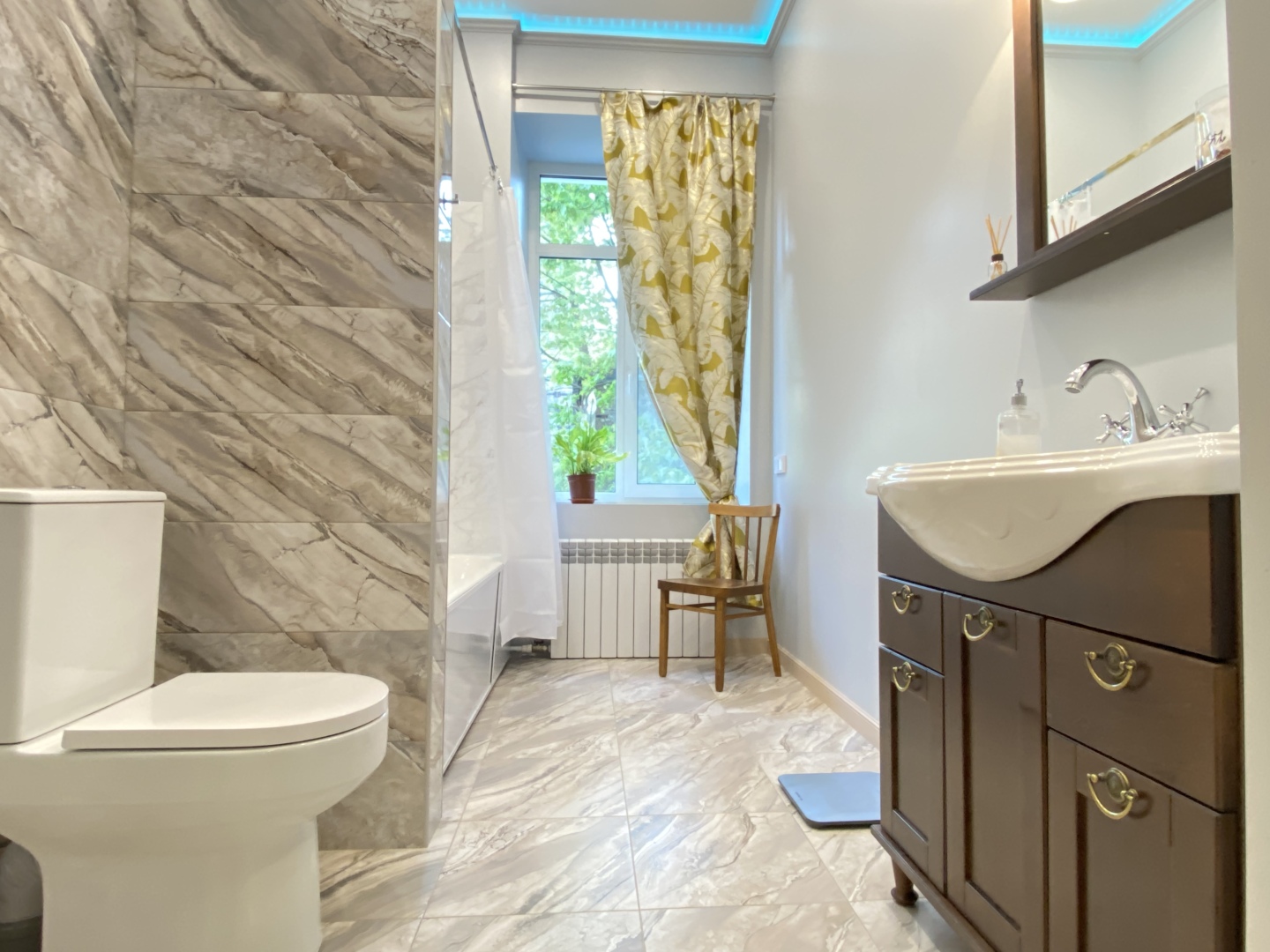 Трехкомантная квартира у летнего сада в Мозаичном дворе