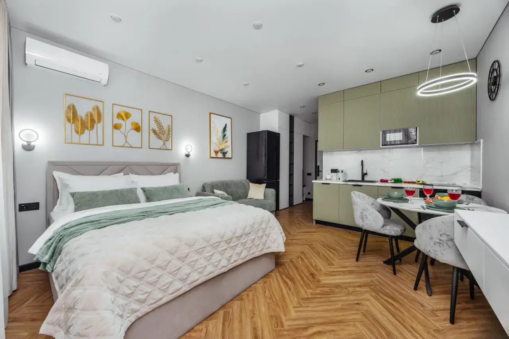 Апартаменты Метрополь с видом на море от УК Атмосфера