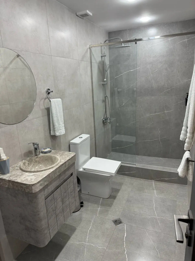 Отель Luxe Plaza