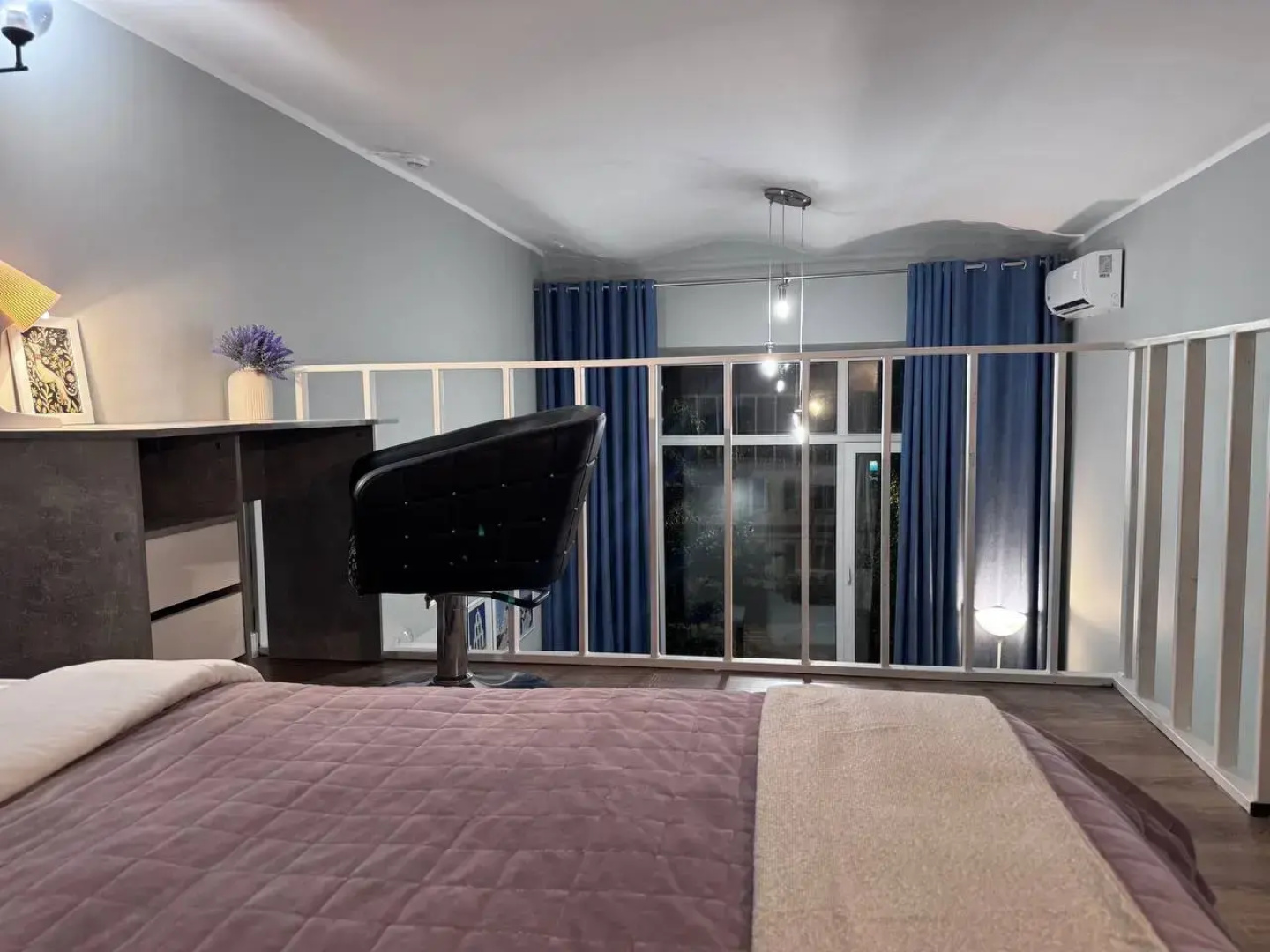 Апартаменты Двухуровневые апартаменты Cozy Lair  у метро Бауманская