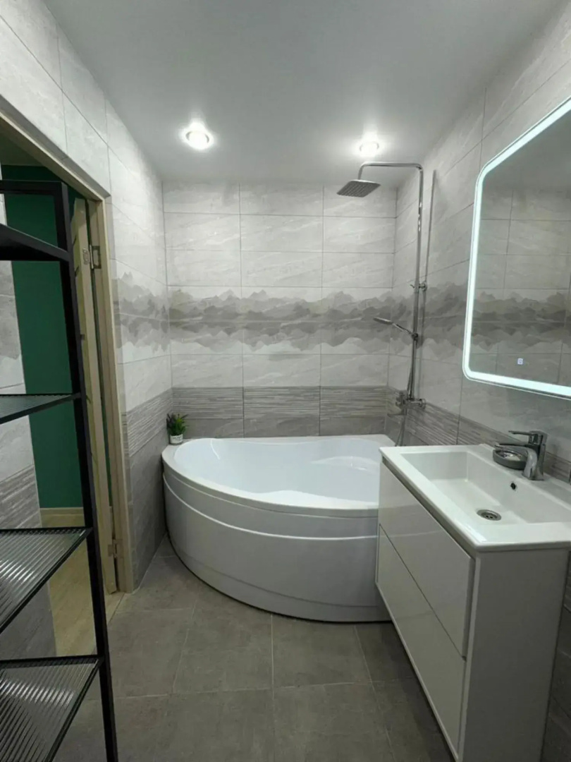 Квартира На Паровозной 15 (6а)