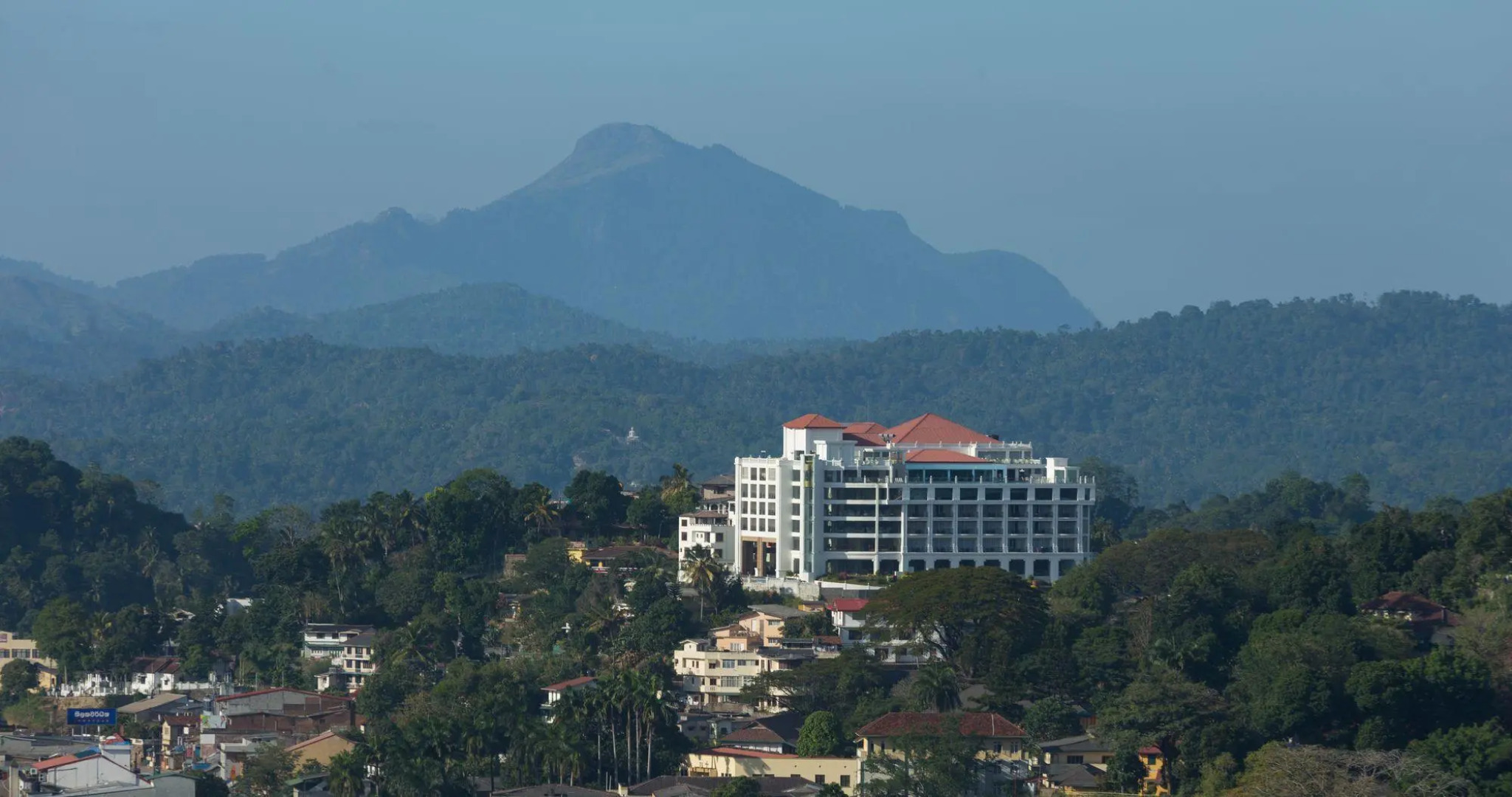 Отель The Grand Kandyan