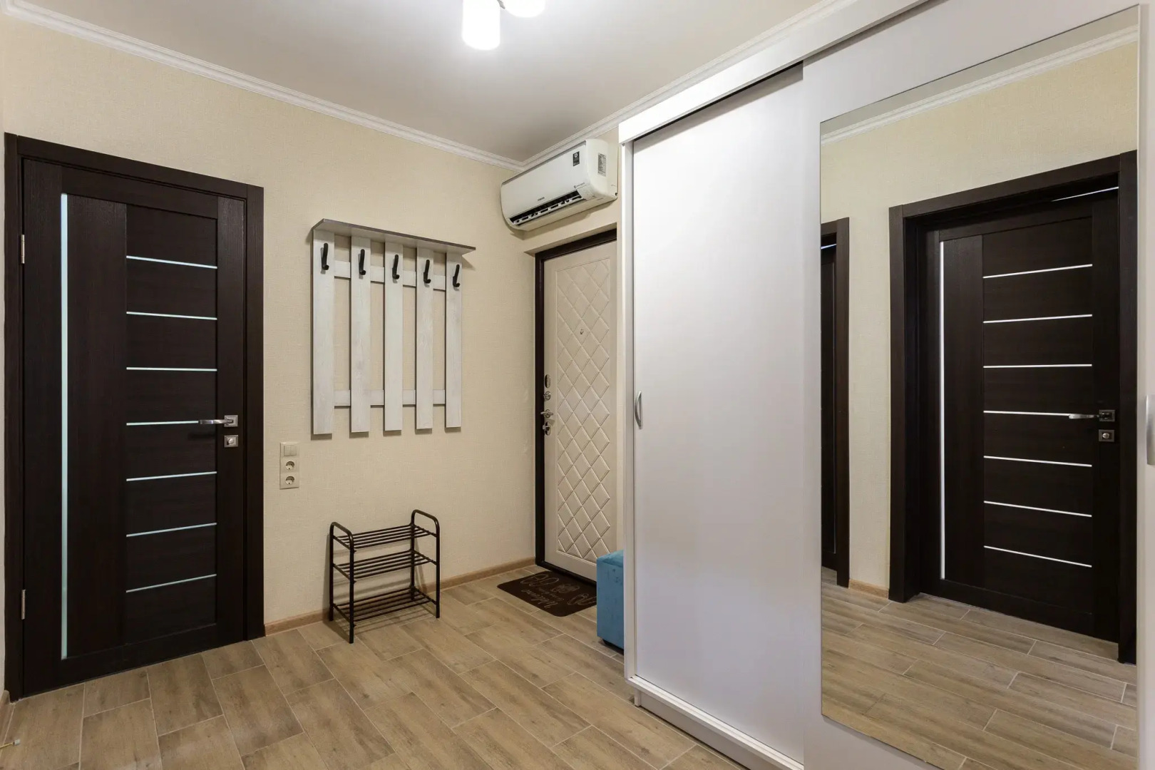 Апартаменты 2-комнатные в таунхаусе с гаражом в Кудепсте