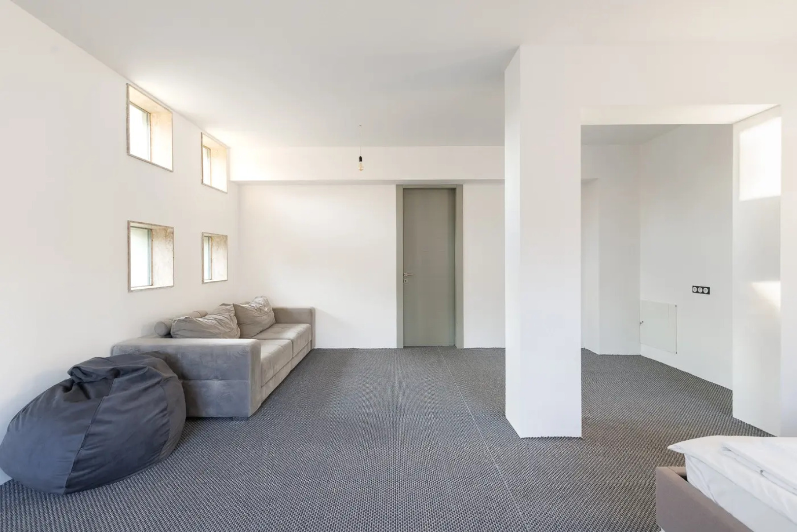 Коттедж Huse Современный с бассейном в Нахабино