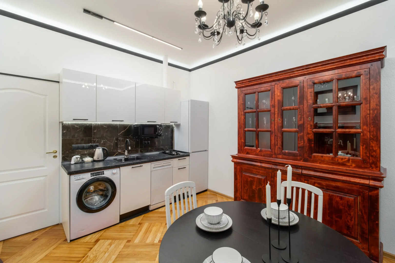 Апартаменты Лофт у Площади Восстания 5 спален