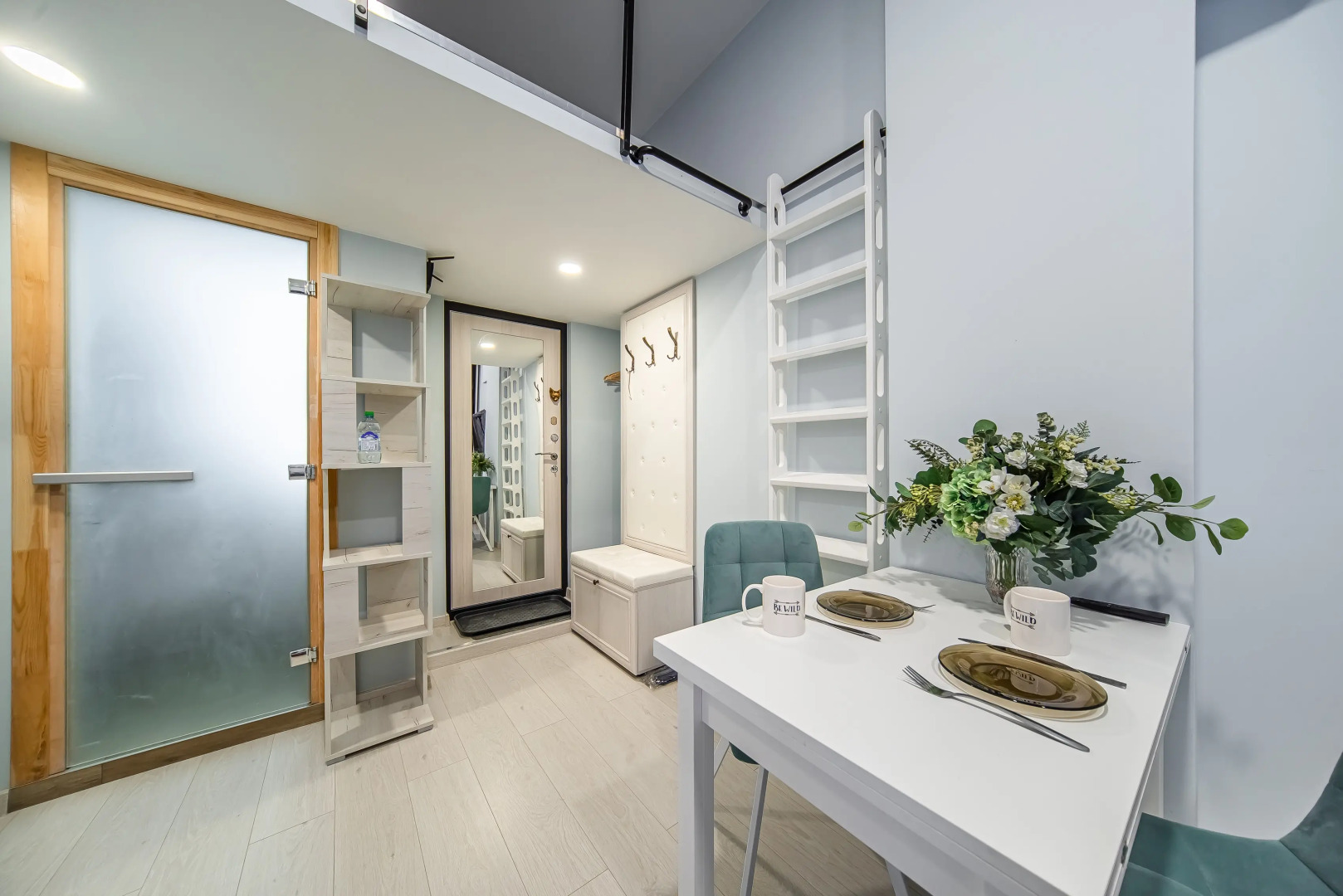 Апартаменты iRon Cat Кузнечный у Невского Проспекта