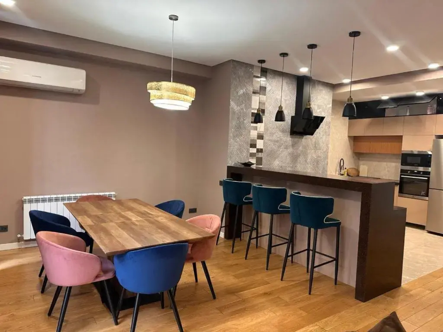 Апартаменты 2 Bedroom Apt On Republic Square