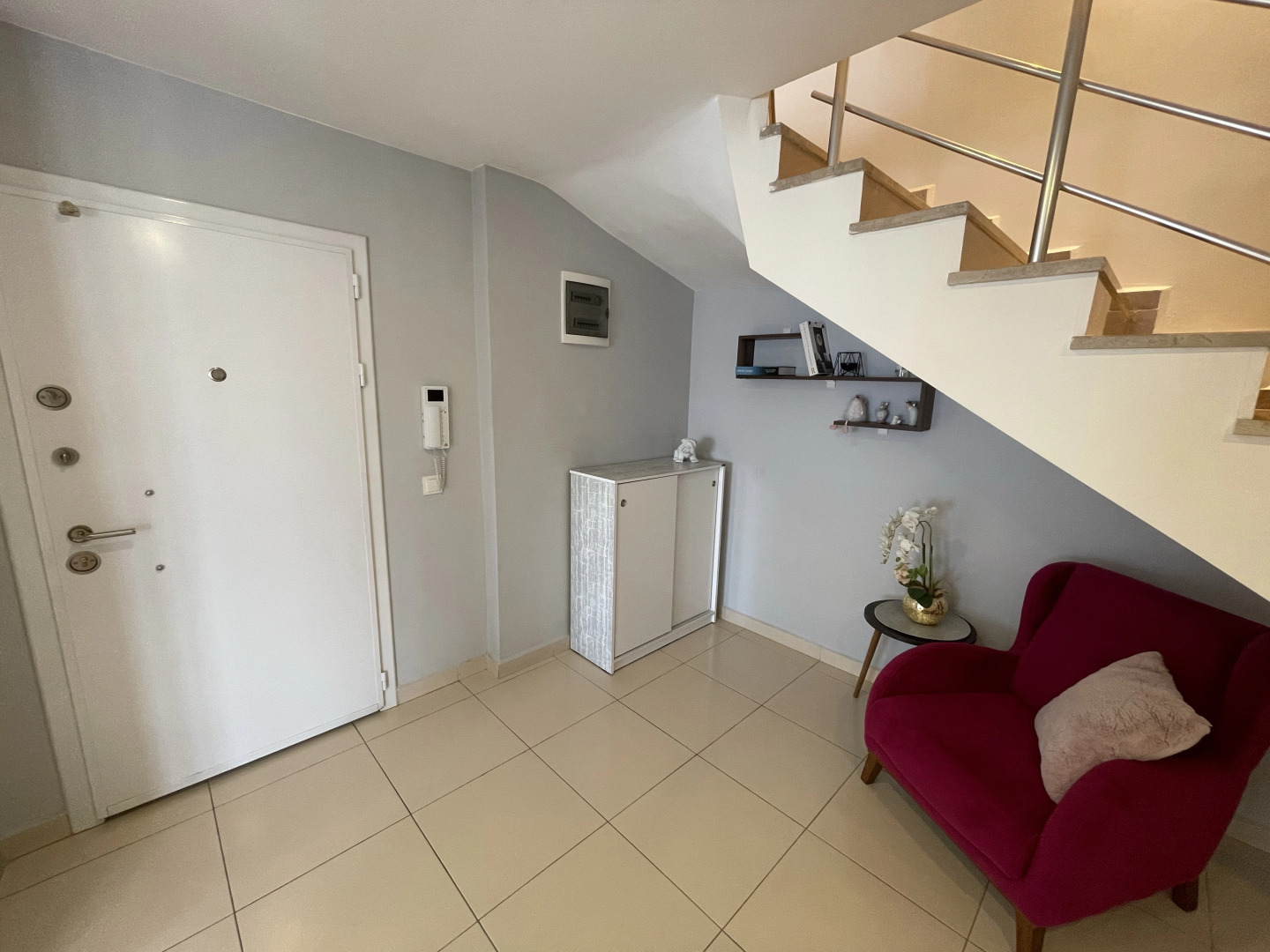 Апартаменты SA Apartments! Двухуровневая квартира с видом на горы