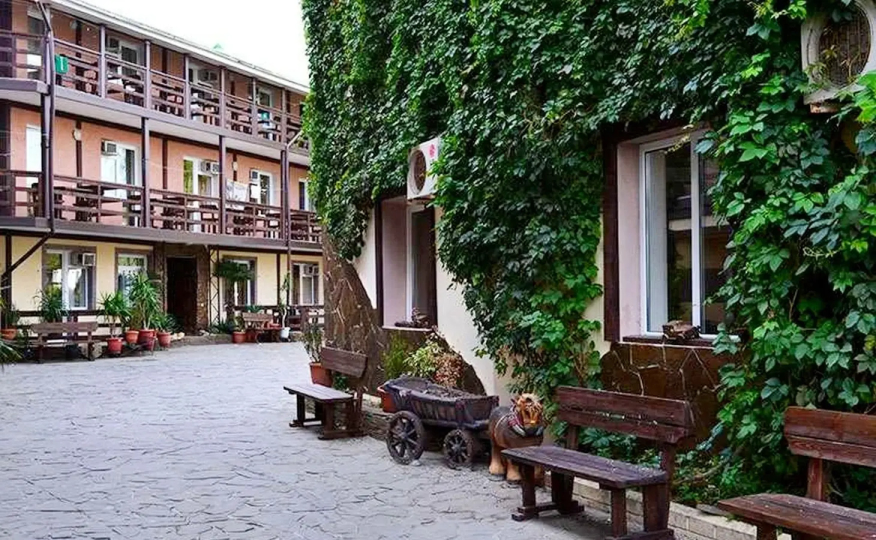 Гостиница "Караван"