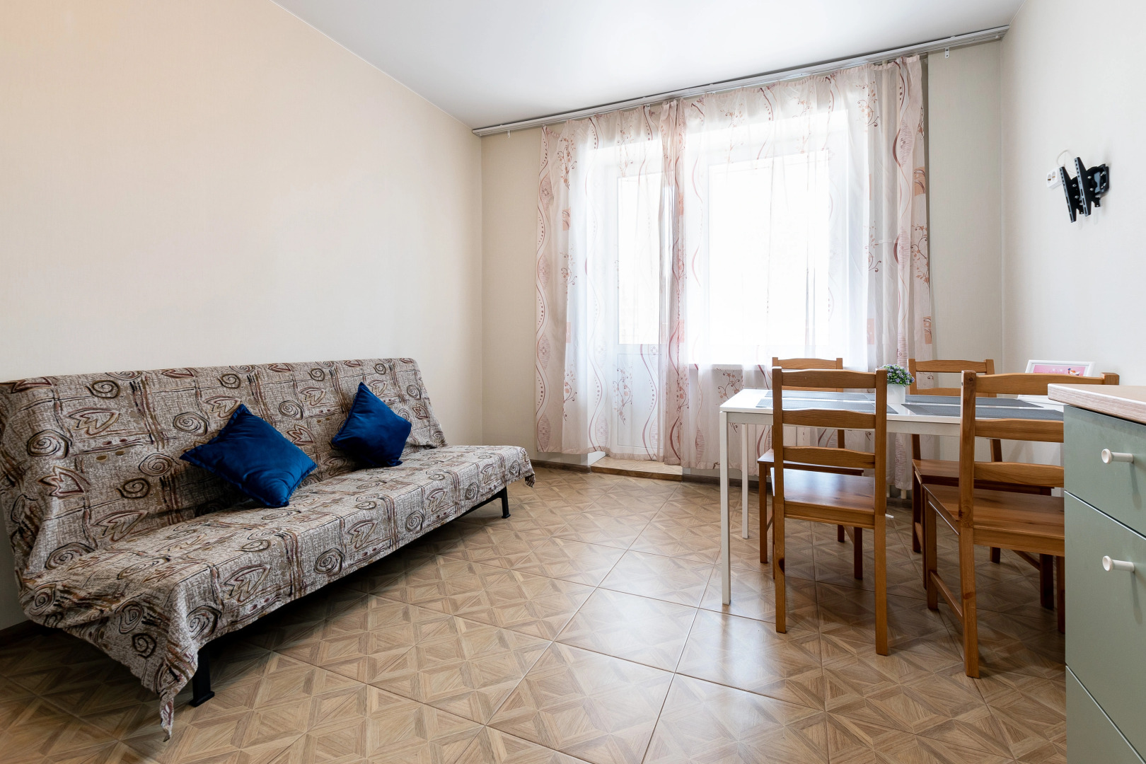 Квартира Двухкомнатная Арцыбушевская 45