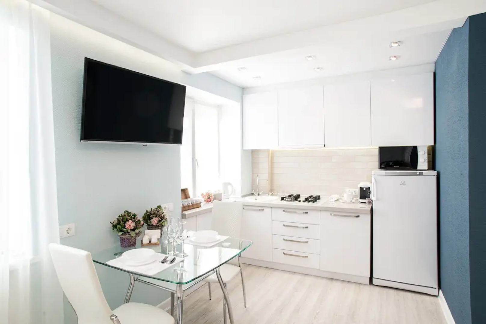 Апартаменты Тихая студия 38кв.м,напротив Центрального Парка,вокзал пешком