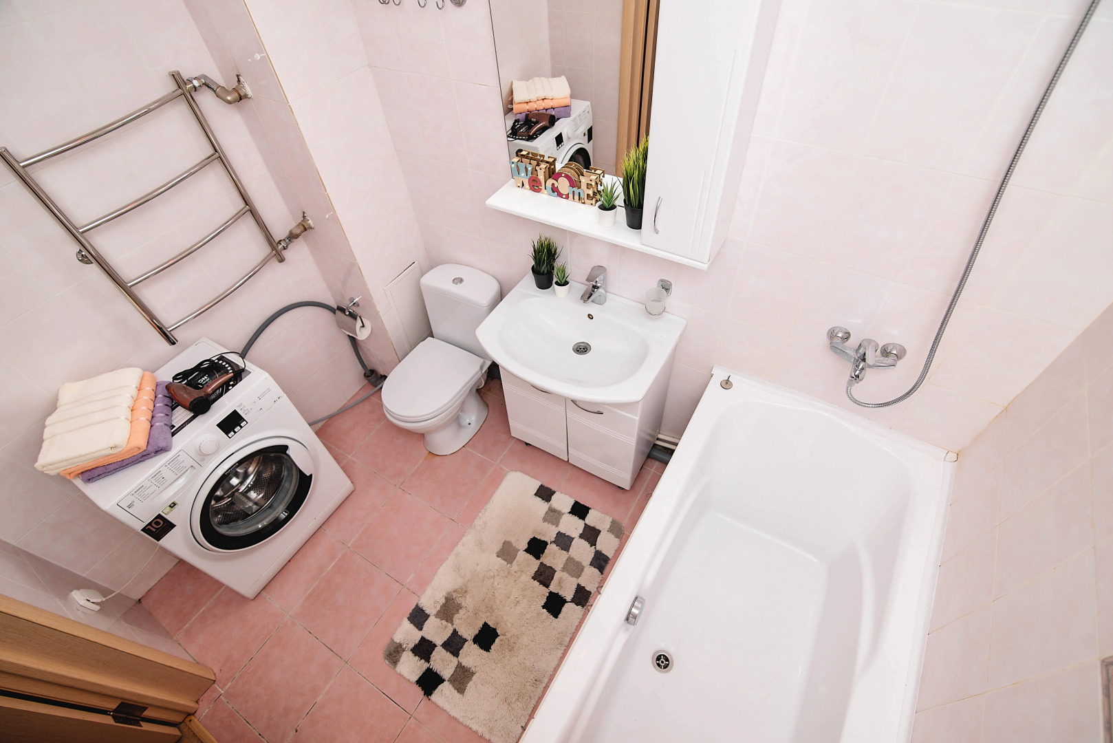 Апартаменты на Высоковольтной 39к1