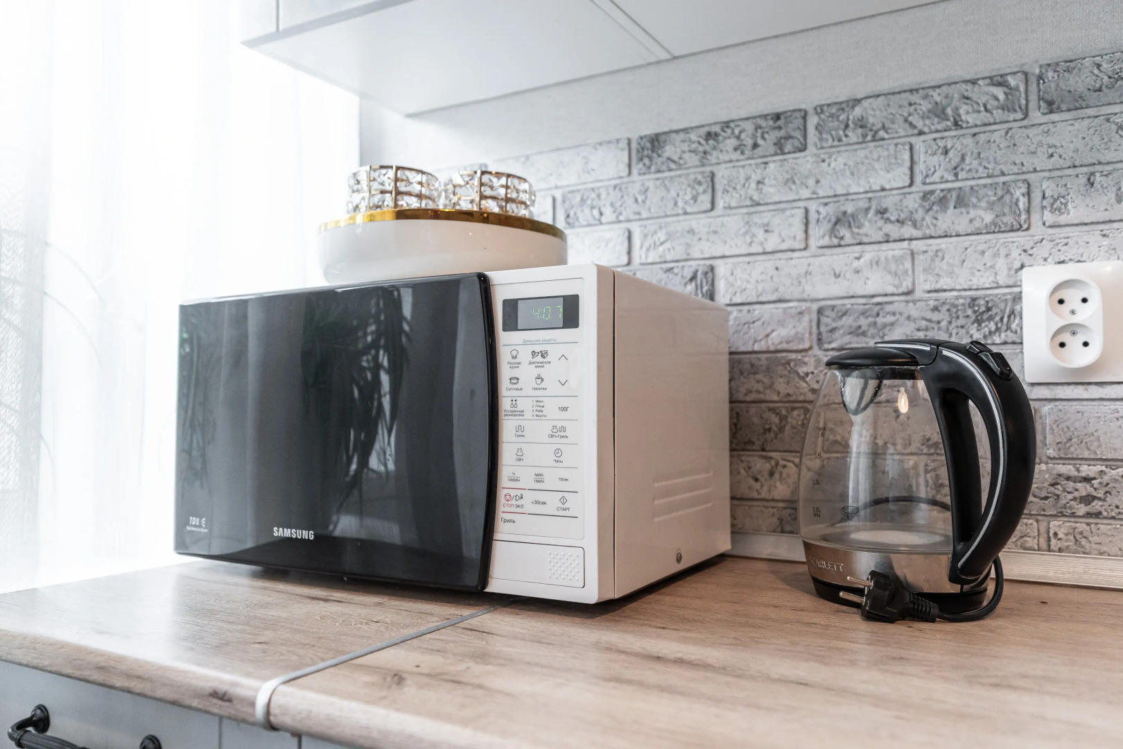 Апартаменты в Центре с Видом на Крейсер Михаил Кутузов от  LetoApart