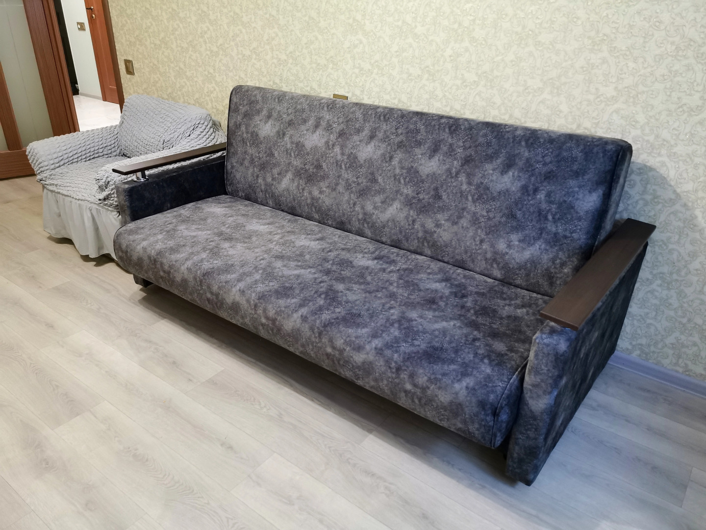 Апартаменты Двухкомнатная квартира с балконом