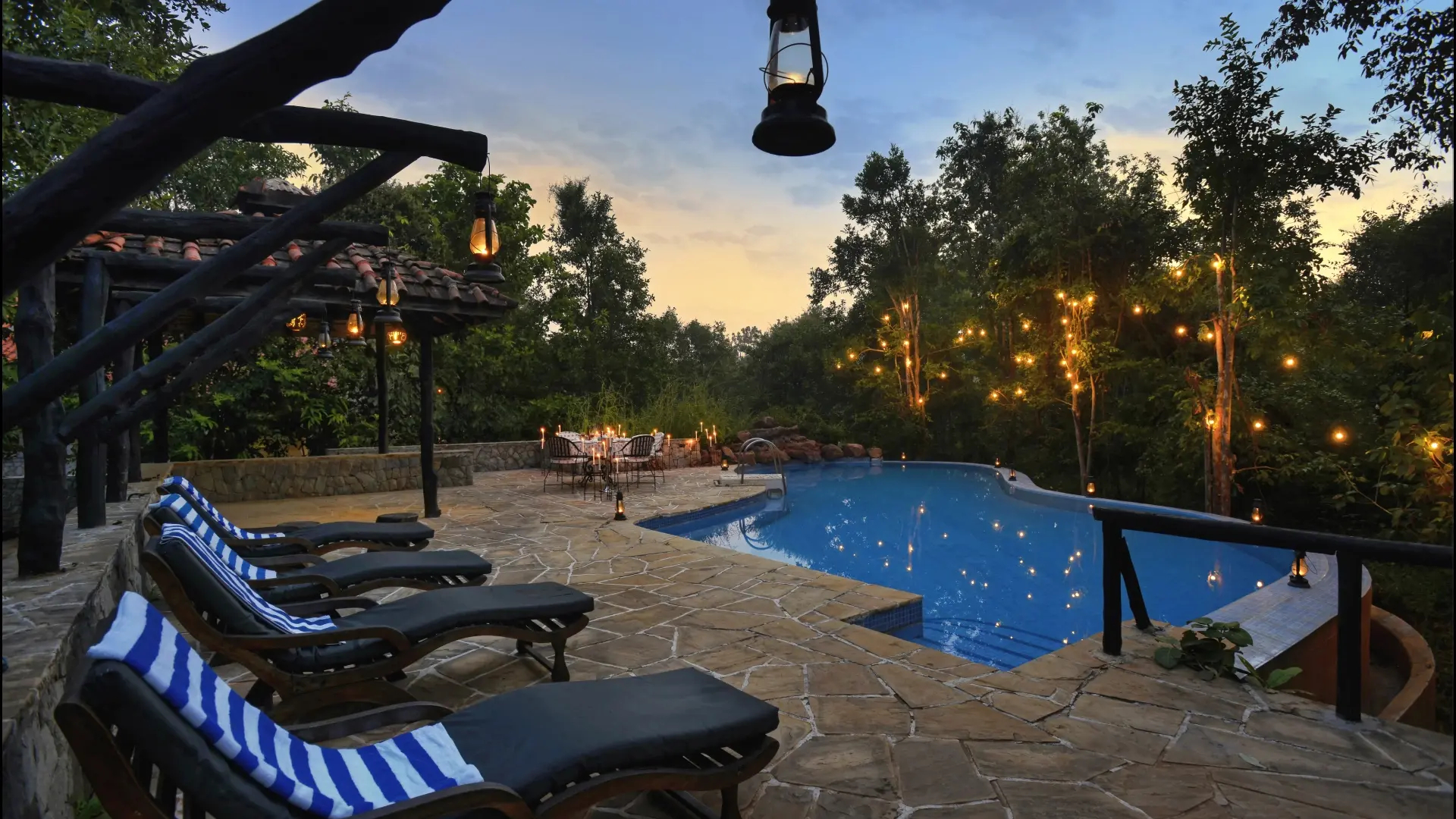 Бунгало Pugdundee Safaris - Kanha Earth Lodge