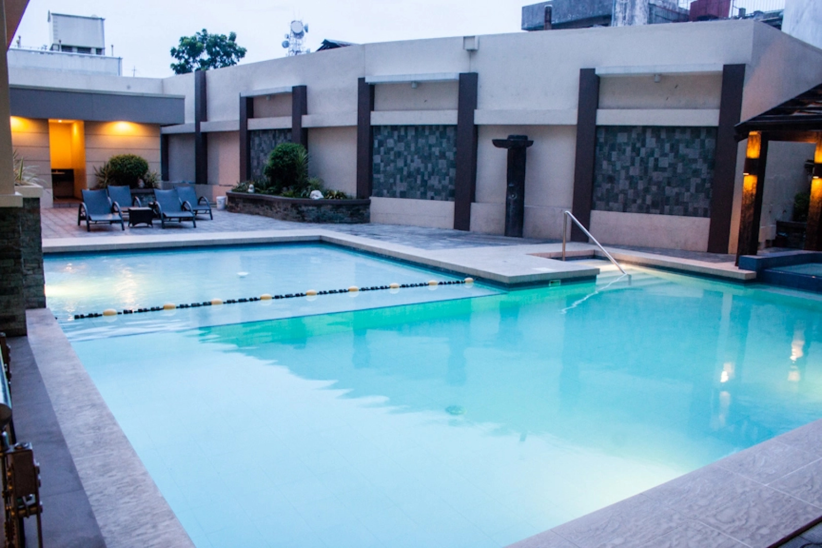 Отель Circle Inn Iloilo City Center