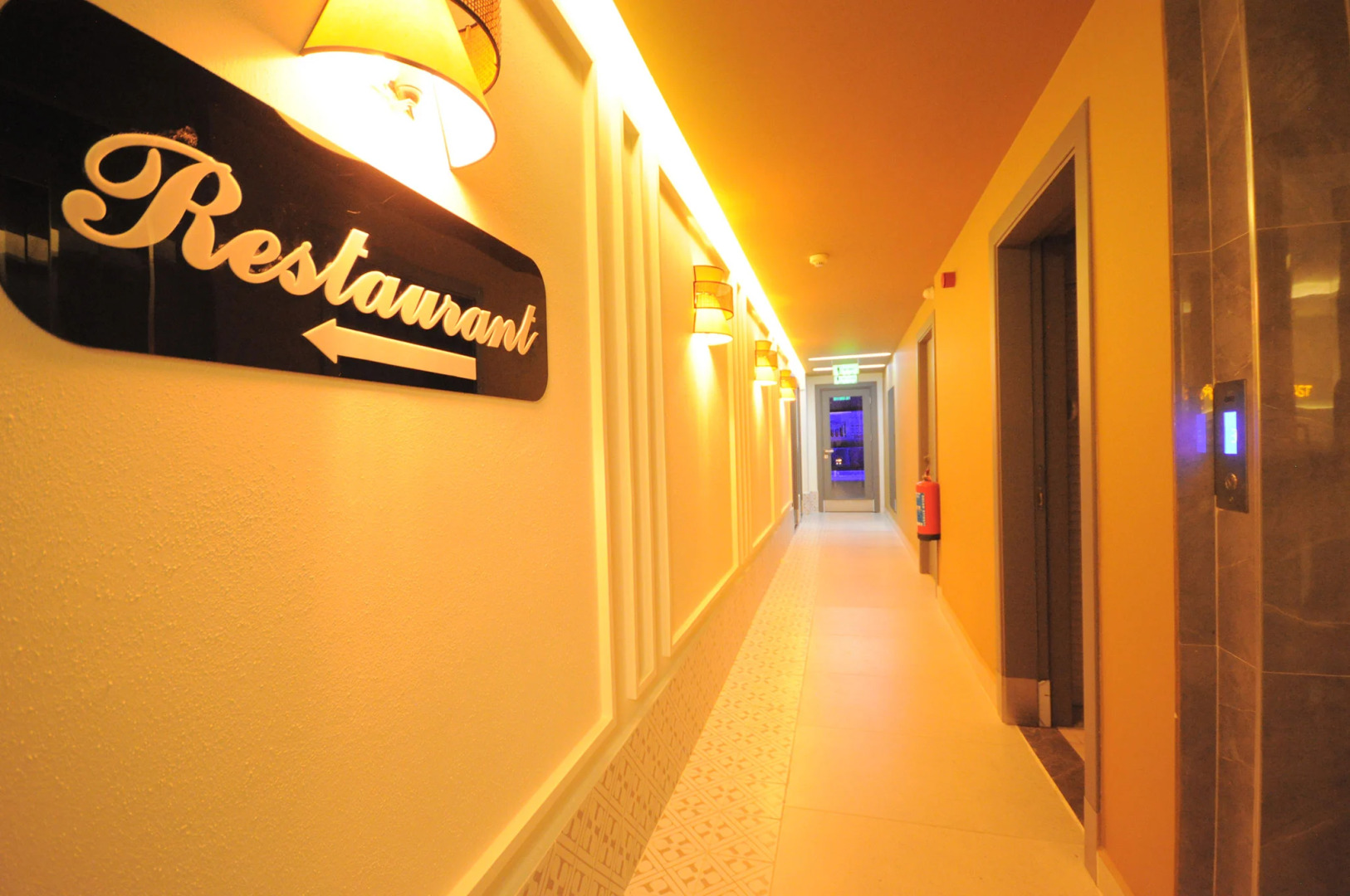 Отель Mic Royal