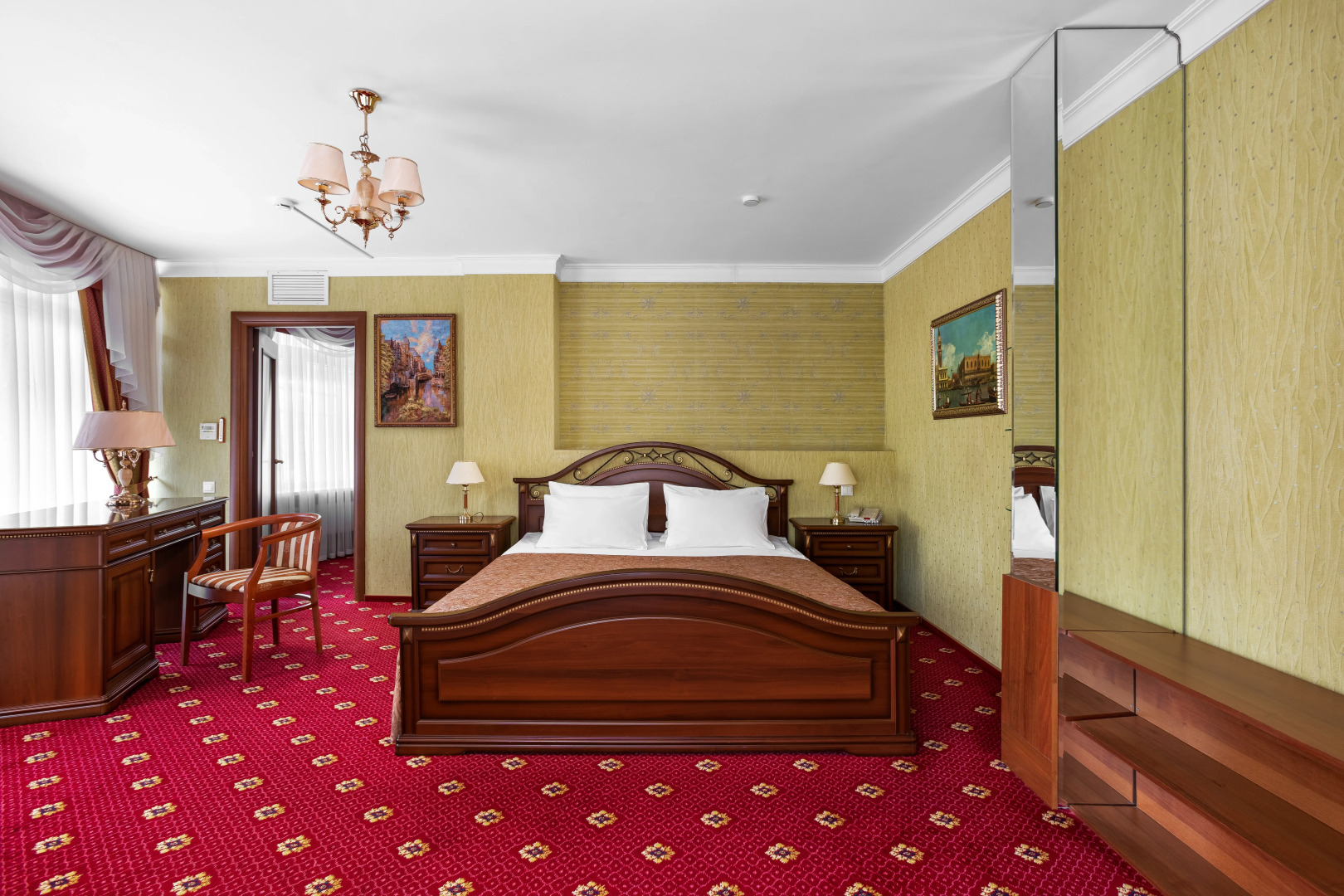 Отель Лекко