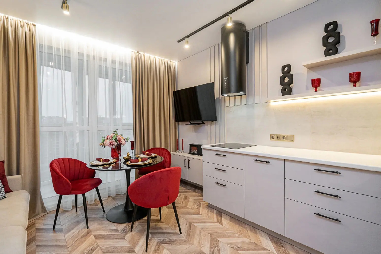 Новые дизайнерские 4-комн. апарты с панорамным видом на город