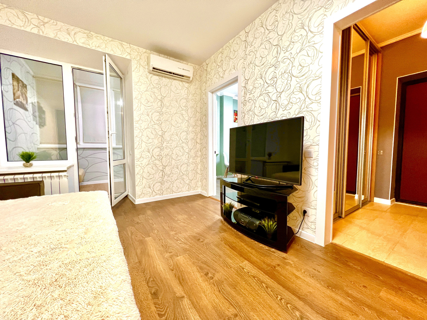 Уютные Апартаменты (рядом с ЖД вокзалом)  (ул. Никитинская 30)