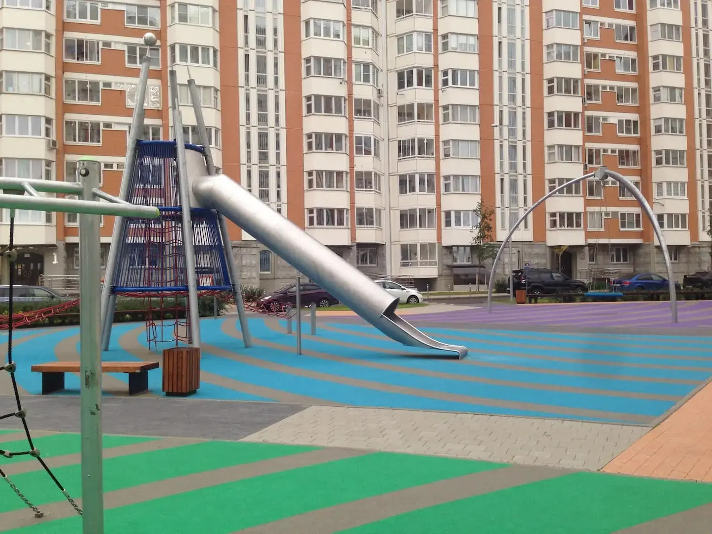 Апартаменты у метро с видом на писательский городок