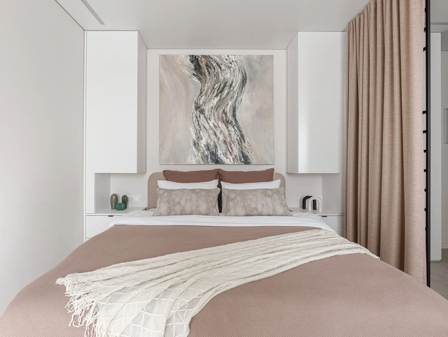 Квартира ЕвроУют Светлая студия возле достопримечательностей