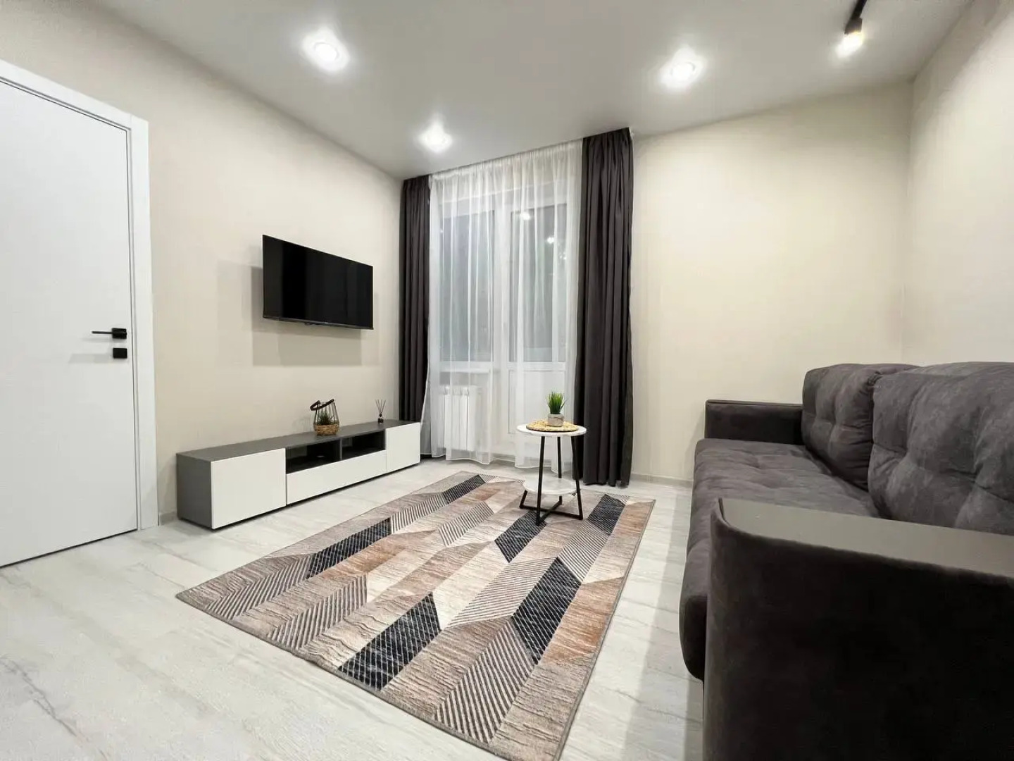 Квартира Двухкомнатная Natali apart на метро Варшавская