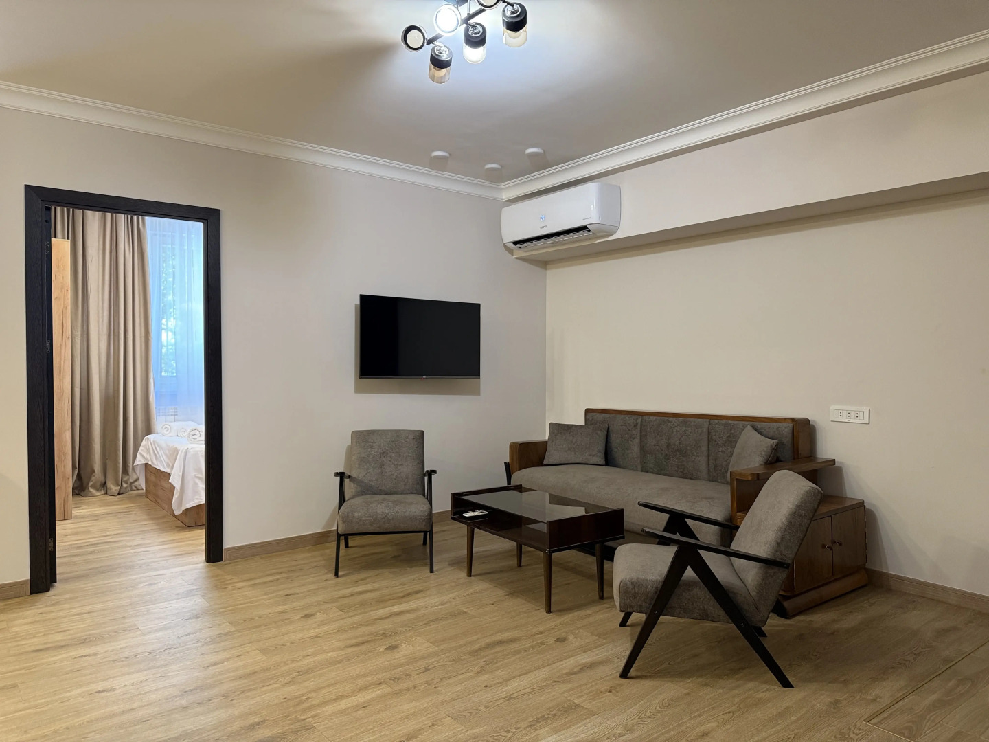 Апартаменты с 2 спальнями в центре города от Sweet Home