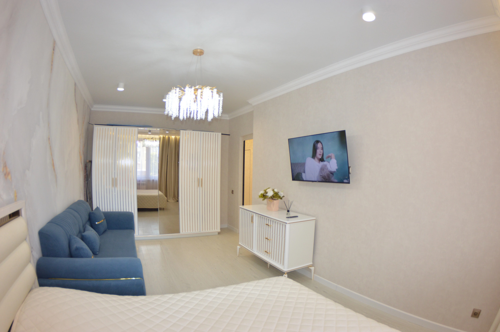 Квартира Дизайнерская Евротрешка на Мира 5 В