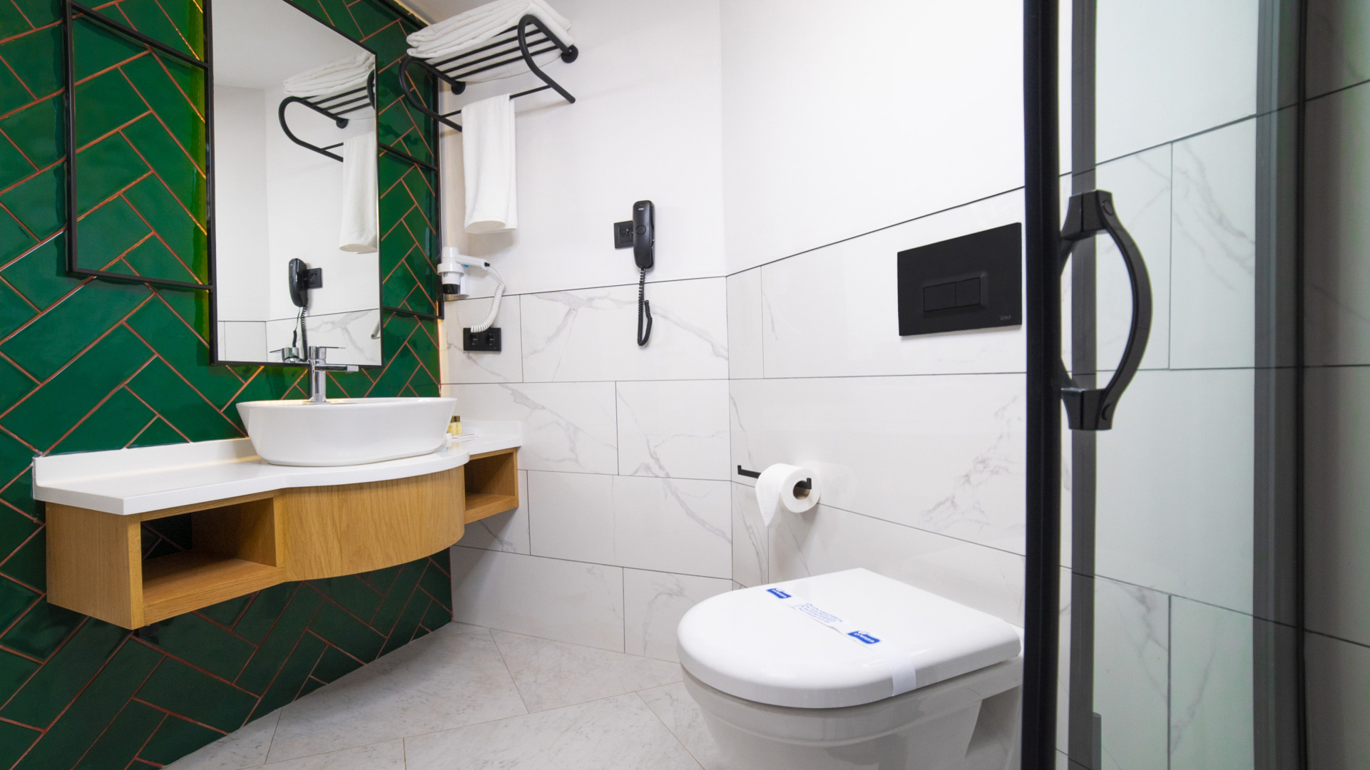 Отель Leaf Port Boutique