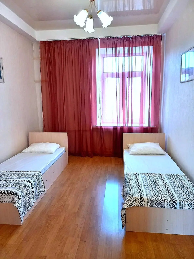 Квартира 3-комн. cталинка с большой ванной рядом с набережной