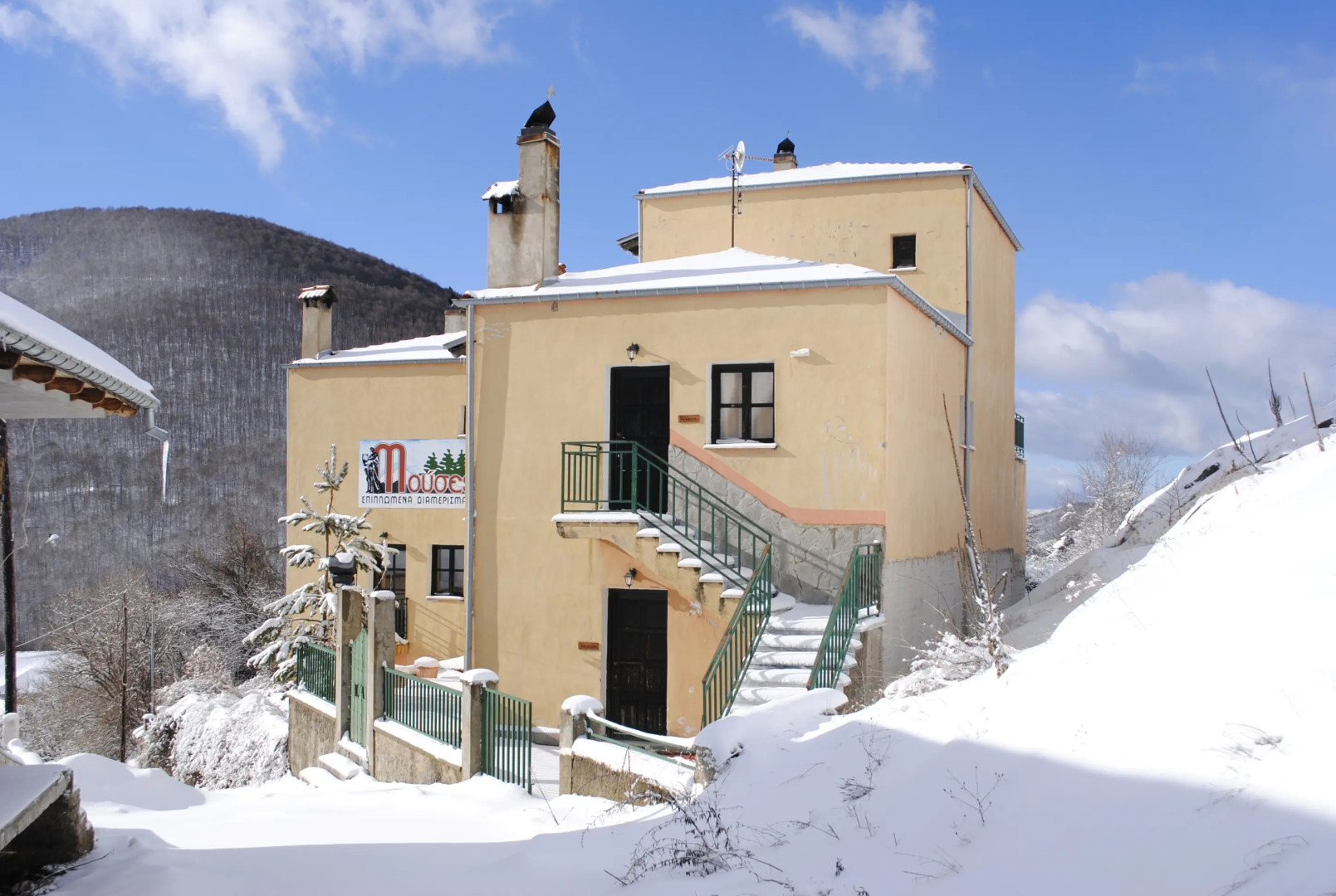 Апартаменты Mouses Pisoderi