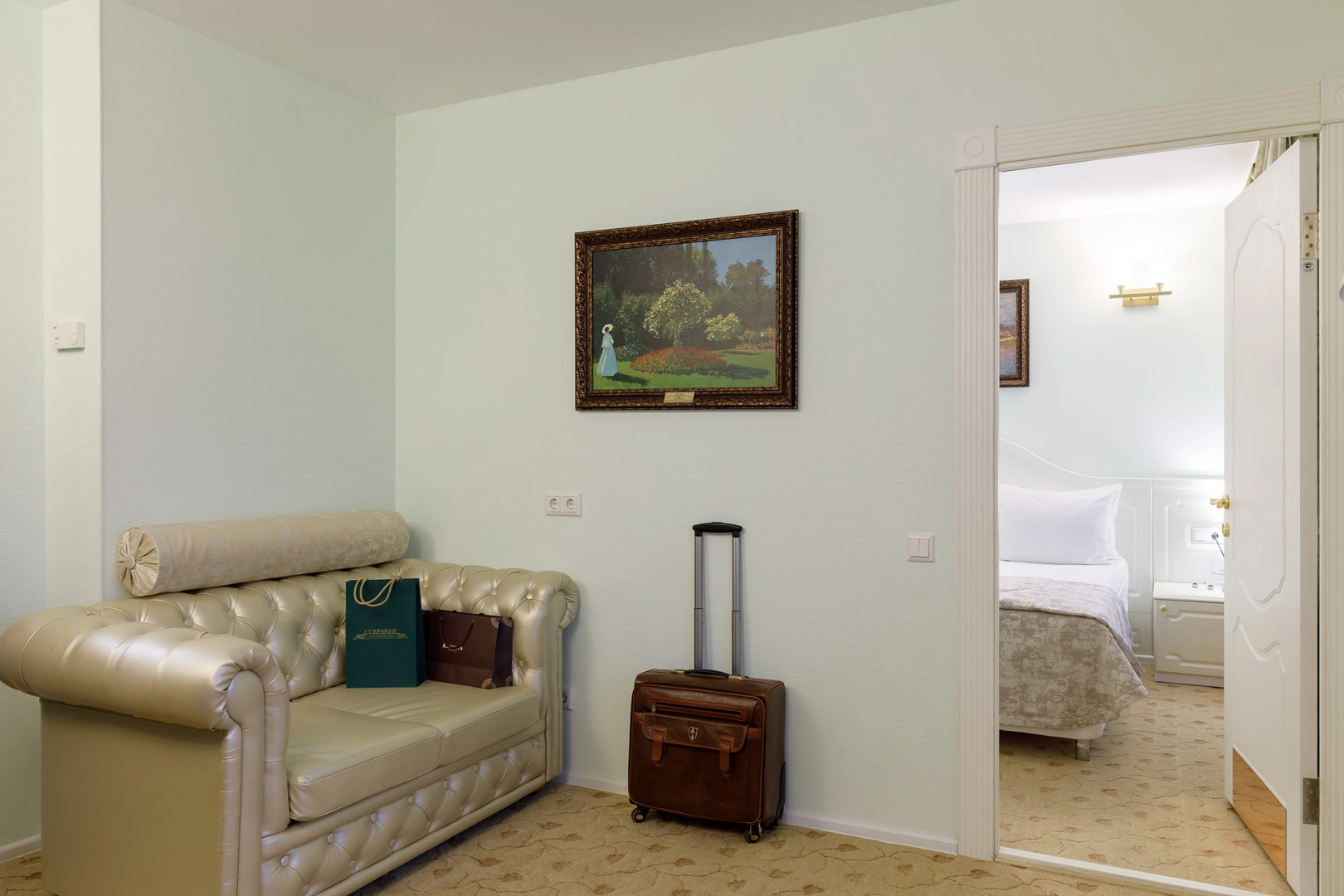 Отель Белое Дерево