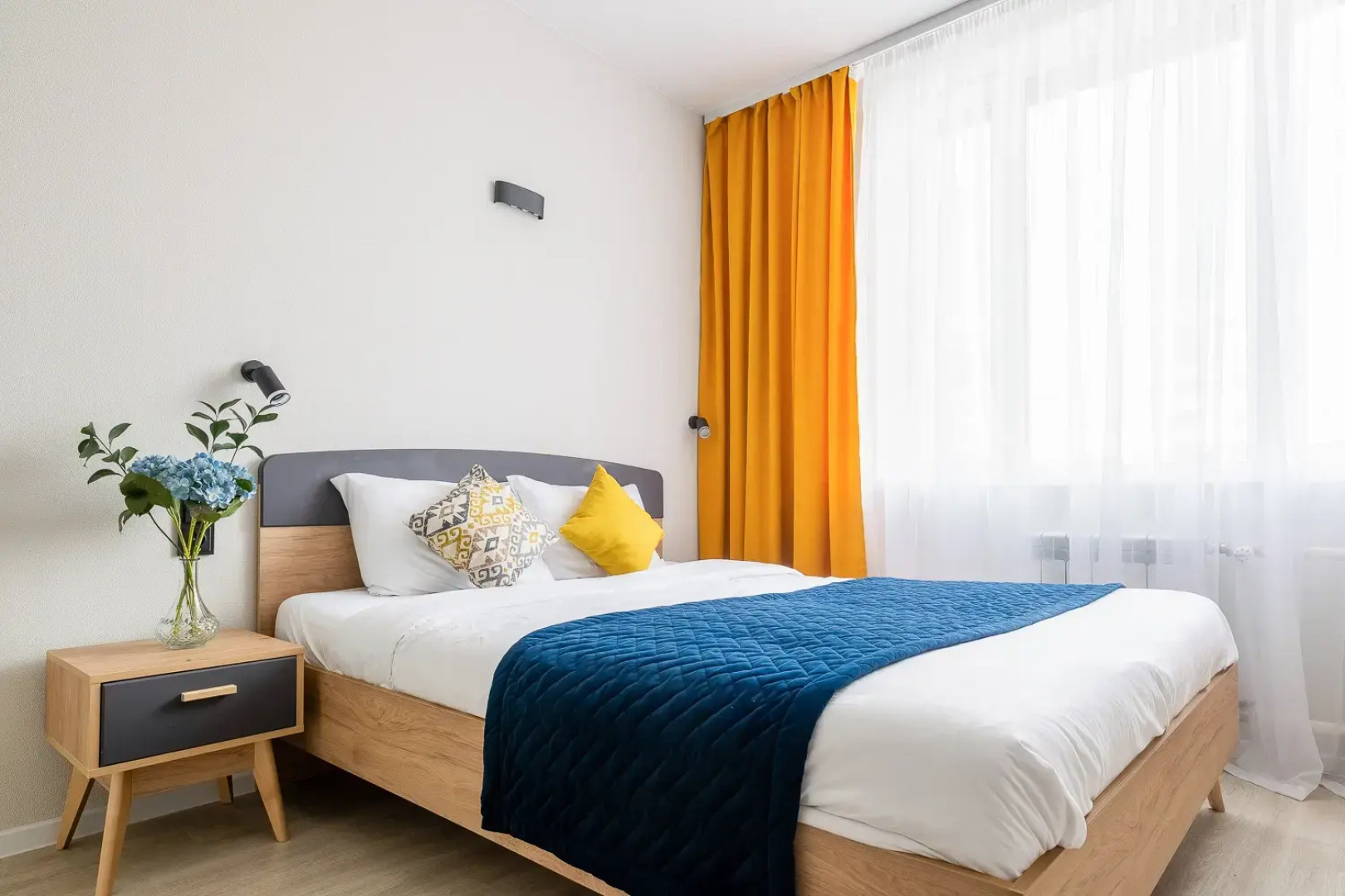 Квартира Яркая студия рядом с набережной и кондиционером