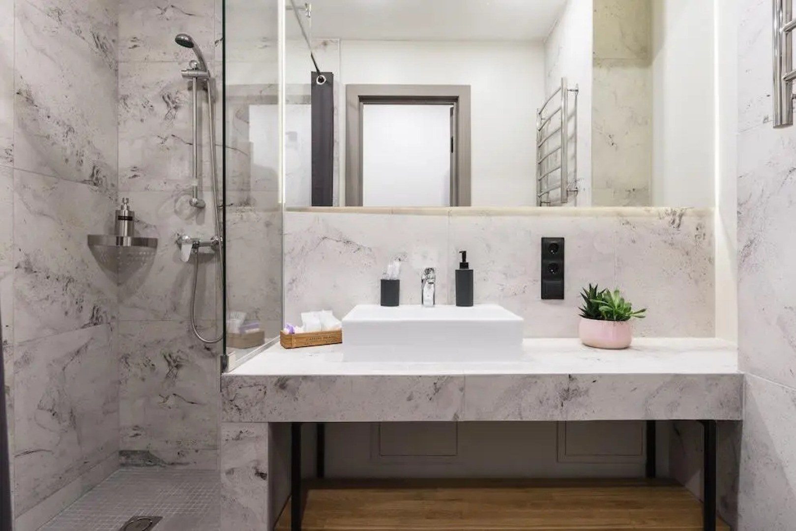 Отель The Faces Historical center