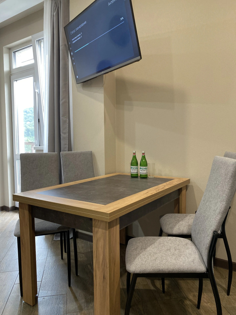 Апартаменты с Балконом у Подножия Хребта Аибга