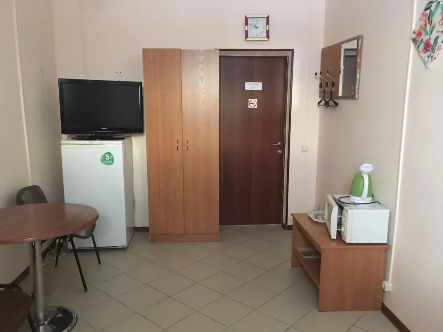 Гостиница Мир на Карбышева