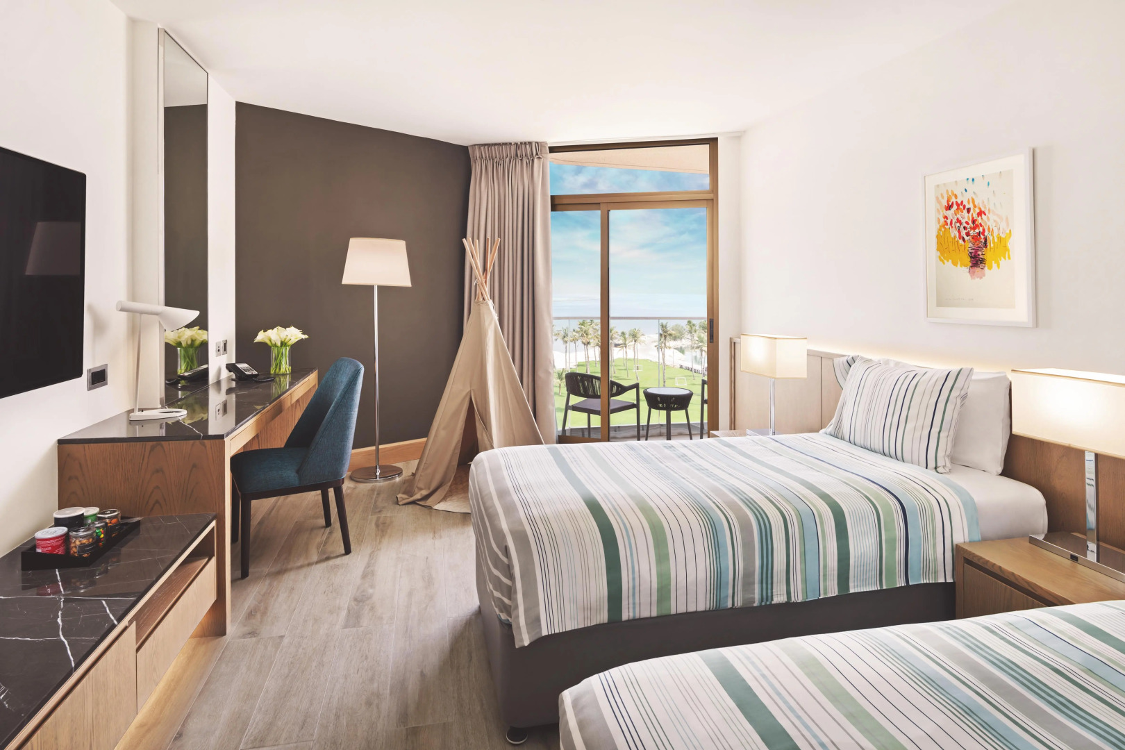 Курортный отель JA The Resort - JA Beach hotel