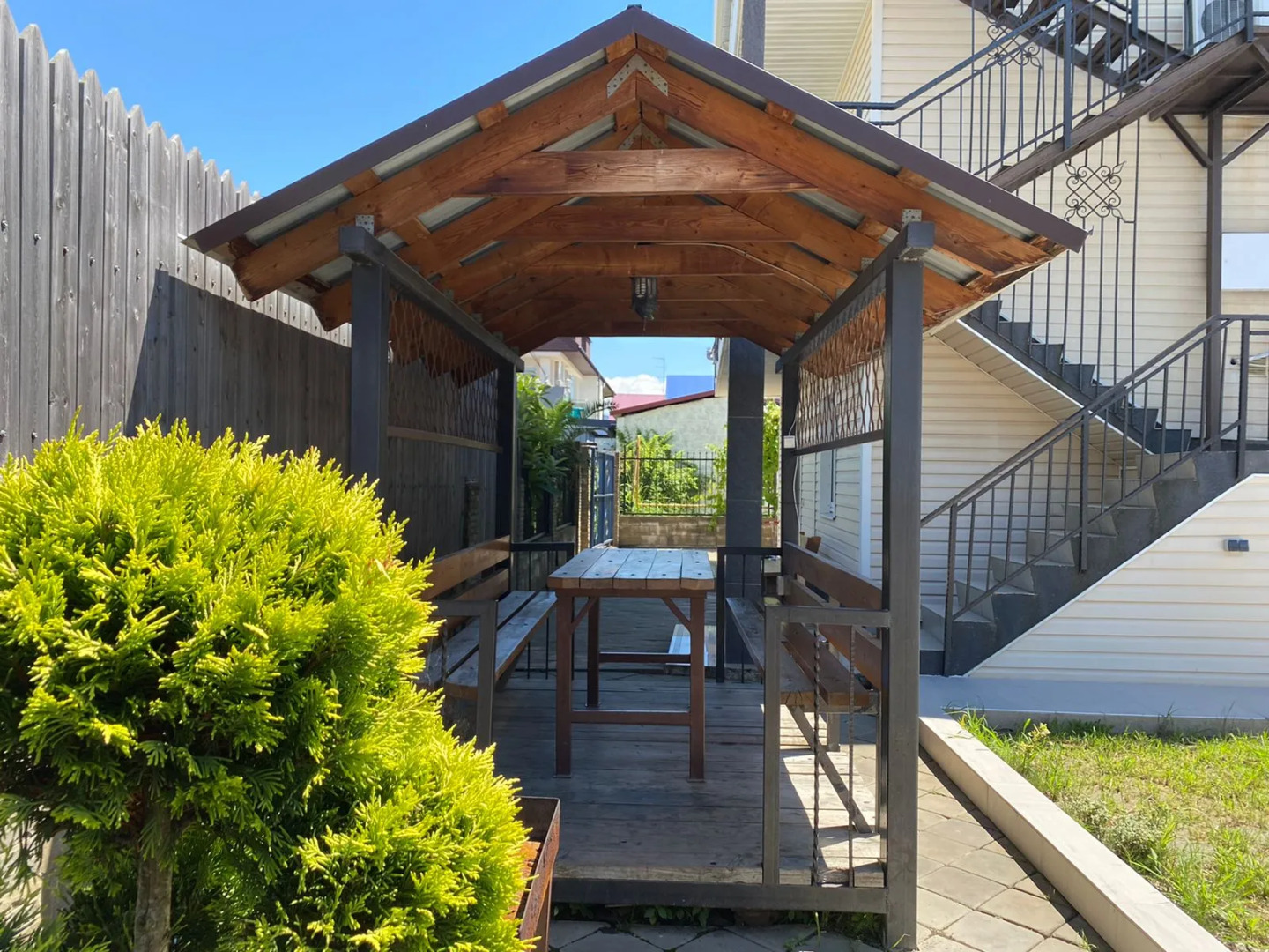 Гостевой Дом с Бассейном