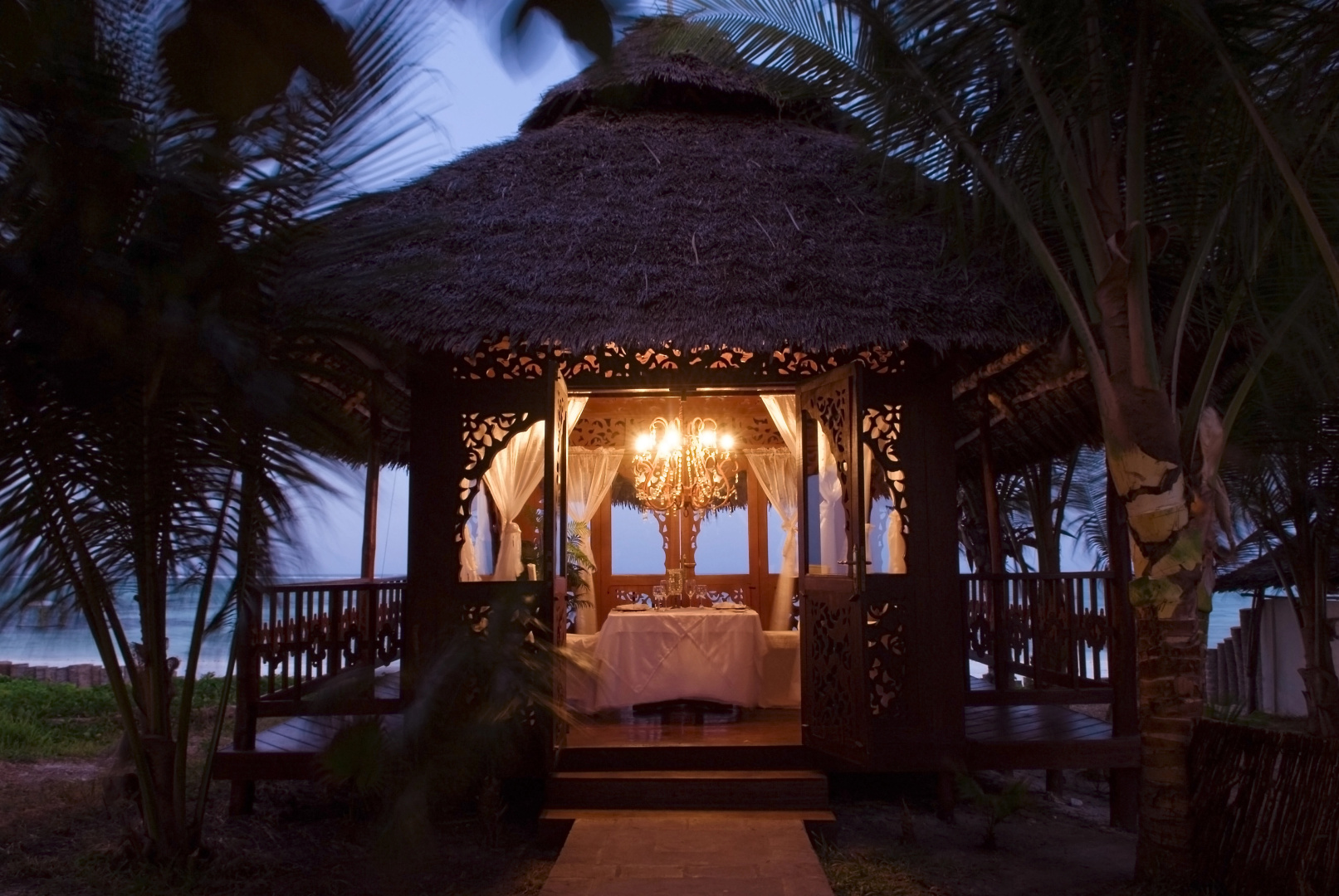 Отель Breezes Beach Club & Spa – Half Board
