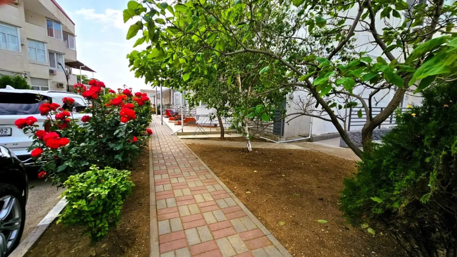 Апартаменты Феодосийский залив однокомнатная студия в цоколе