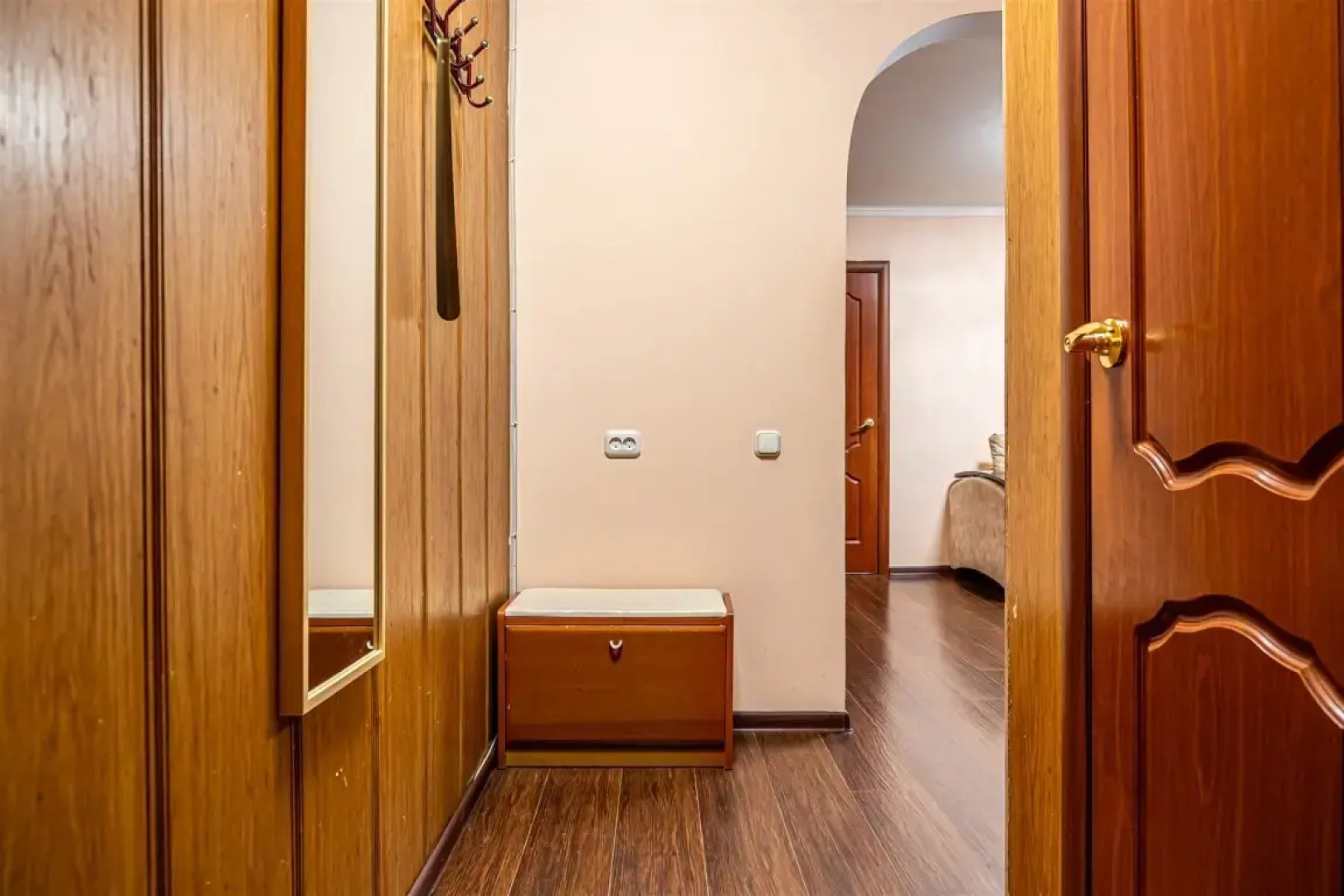 Апартаменты с Балконом и Видом на Город в Тырнаузе от Квартирукинг