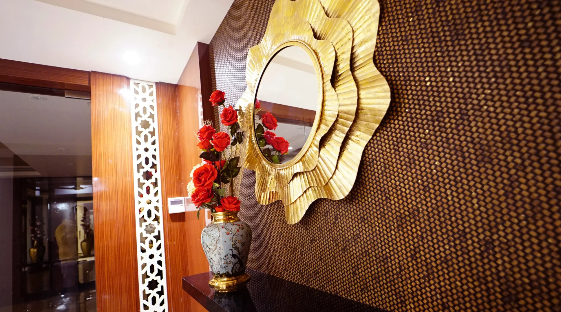 Отель Maplewood Premier