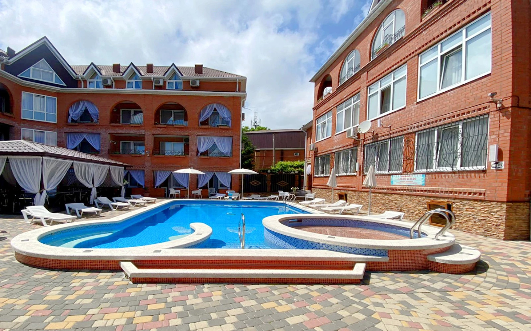 Отель Багира