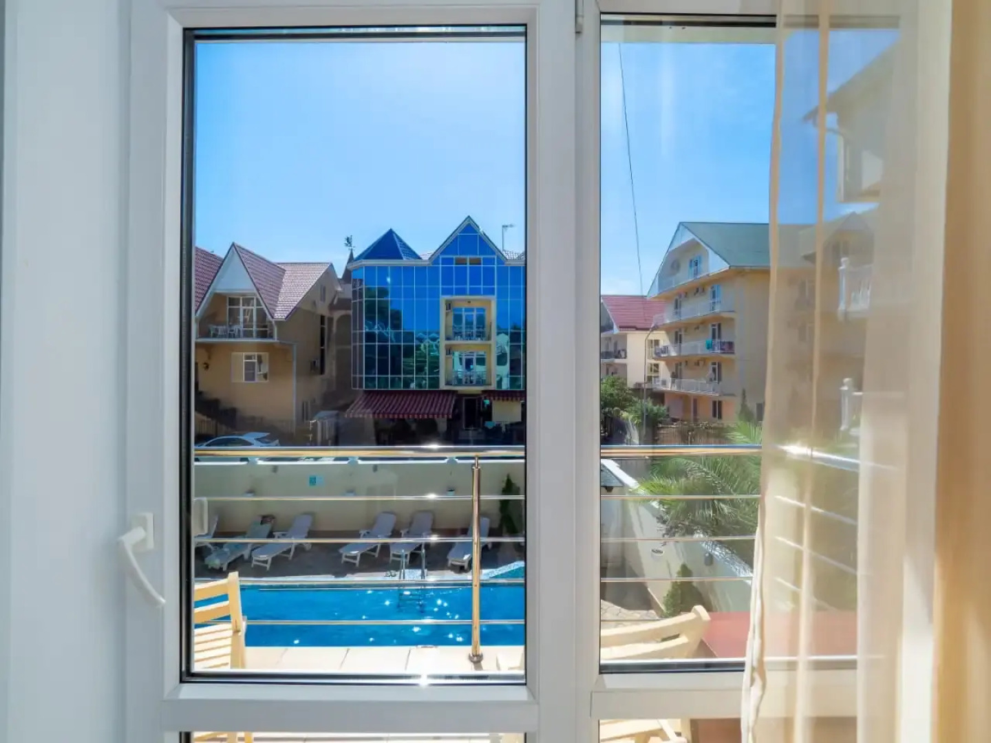 Апартаменты У Моря С Бассейном в ЖК Солнечный апр25