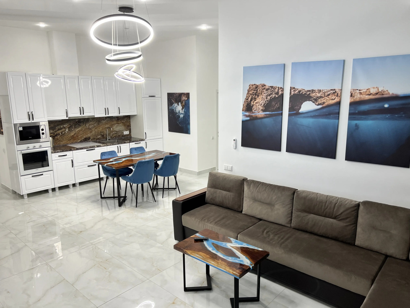 Апартаменты 70кв. метров в центре города